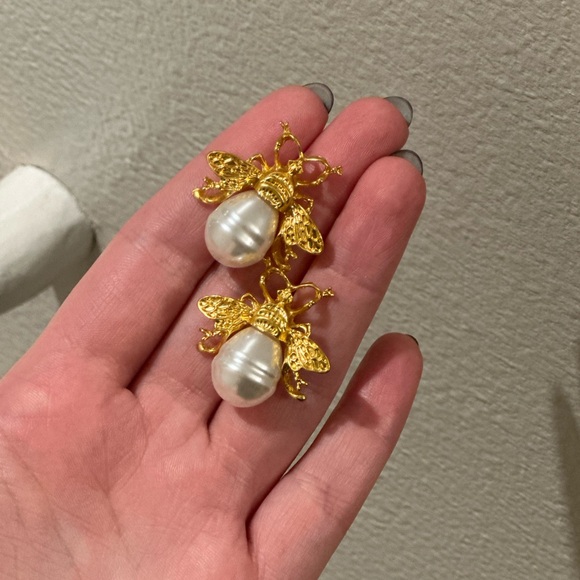 Large Gold Bee Pearl Earrings - Picture 4 of 5
